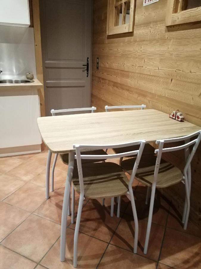 Chalet Au Pont De Flon Le Cornix Eksteriør billede